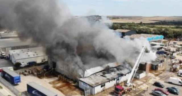 سماع دوي انفجار في فندق بشاطئ ليدو في العاصمة مقديشو