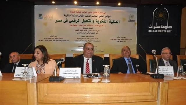   رئيس جامعة حلوان