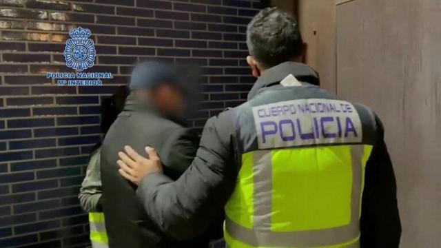 إسبانيا: اعتقال شرطيين في حملة على كبرى عصابات المخدرات 