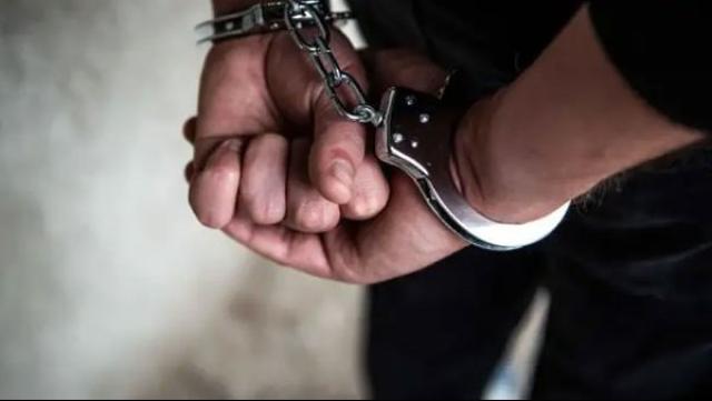 ضبط شخص يفك شفرات القنوات الفضائية بالقاهرة