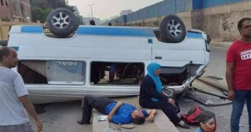 إصابة 11 شخصا فى حادث انقلاب ميكروباص بالشرقية 