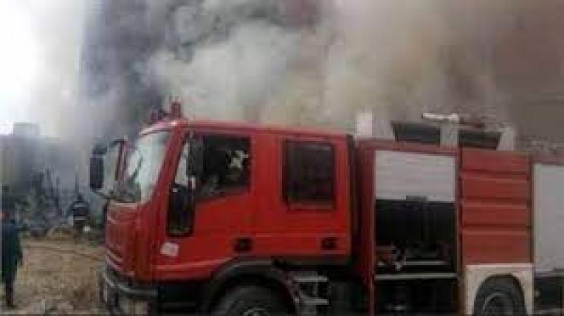 السيطرة على حريق محلين بالهرم دون إصابات  