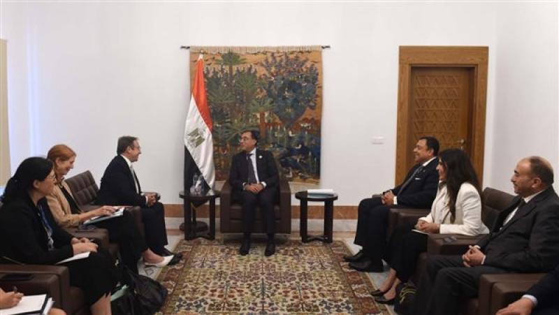 رئيس الوزراء يلتقي مدير برنامج الأمم المتحدة الإنمائي 