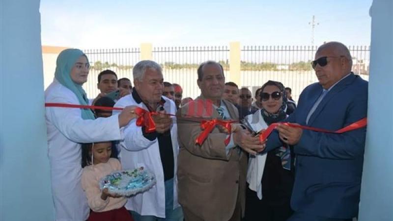 محافظ الوادي الجديد يفتتح الوحدة البيطرية