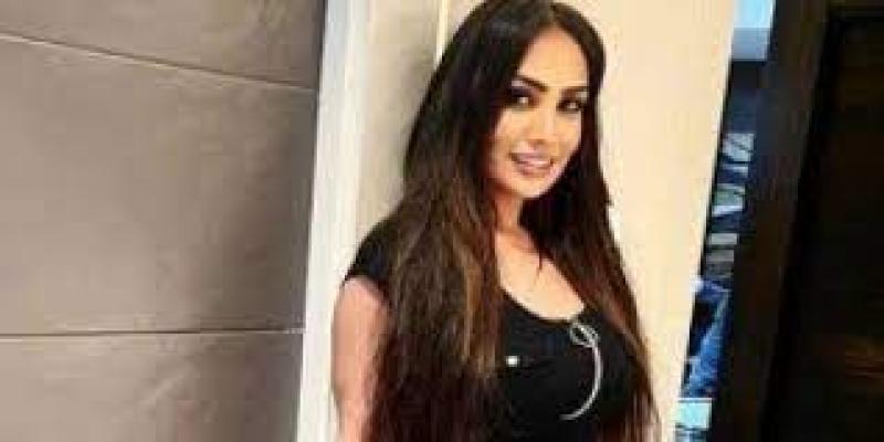   وفاة ملكة جمال لبنان السابقة زينة ترحينى  