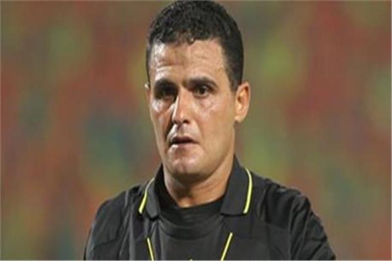 محمد فاروق الحكم الدولي السابق