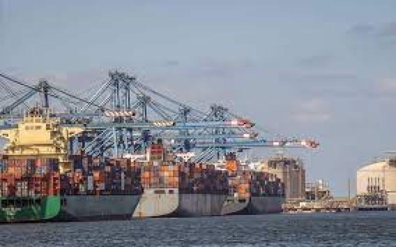 ميناء دمياط