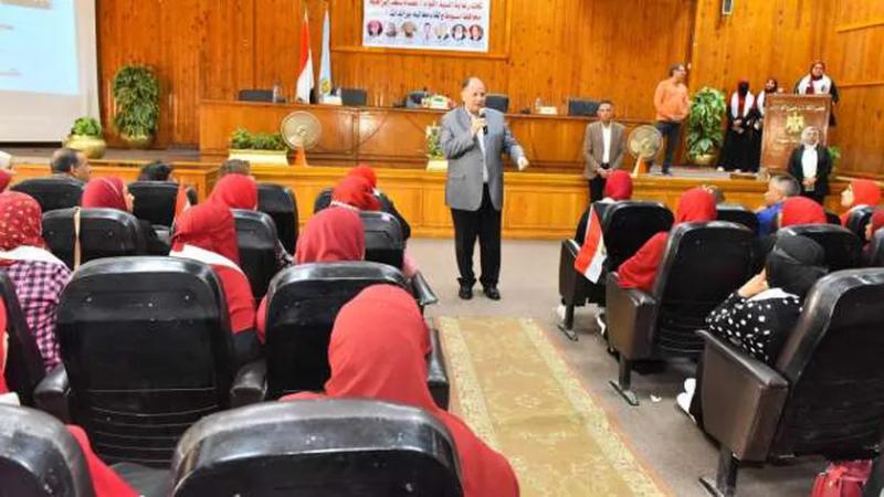 لقاء المحافظ
