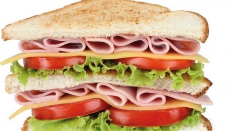 ساندوتش التيركي بالخضار