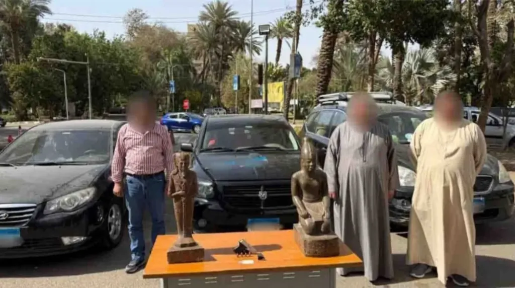 ضبط الأمن لمحاولة بيع تمثالين مضروبين بالقاهرة