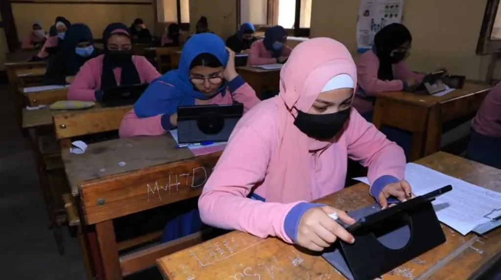 امتحانات تانية ثانوي