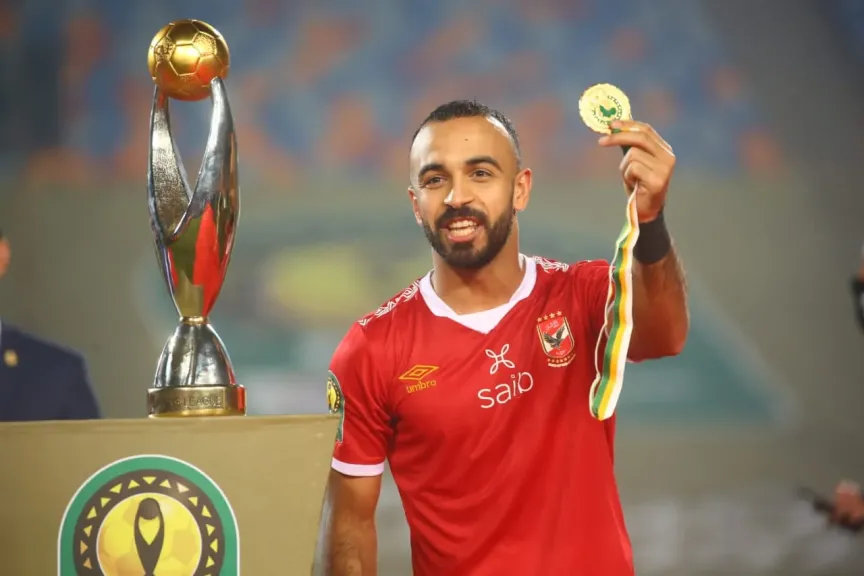 لاعب الأهلي