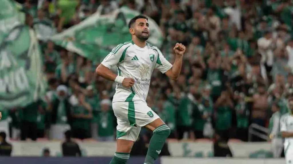 نجم الأهلي السعودي الجزائري