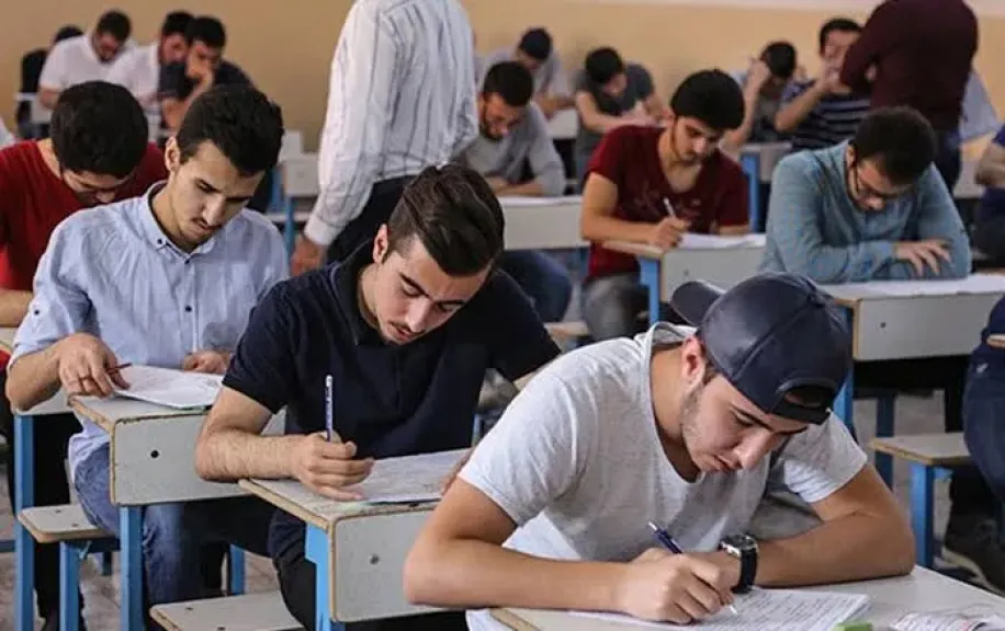 اختبارات الصف الأول الثانوي