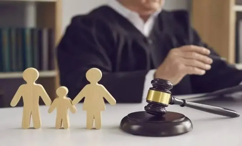 اسقاط حضانة الأم في المحكمة