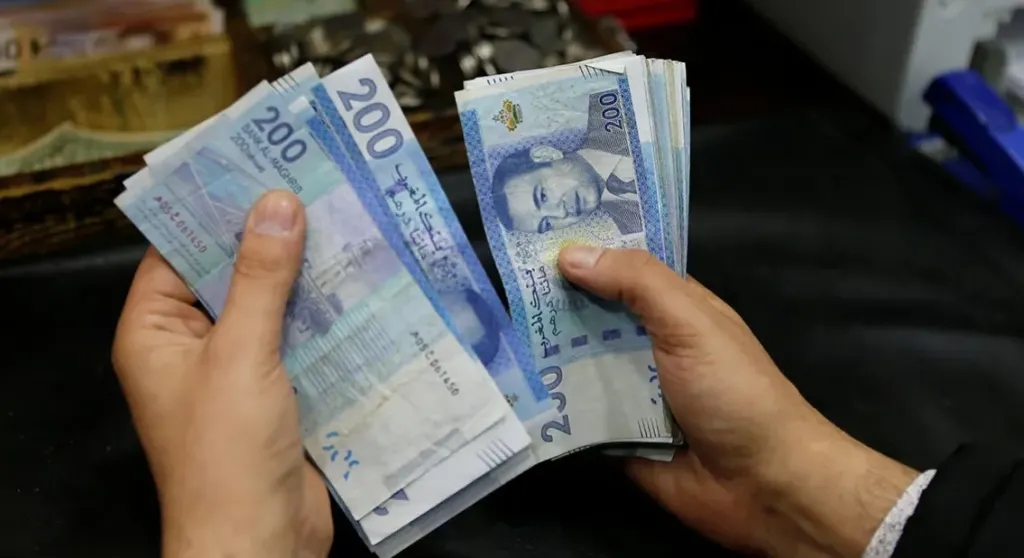 تفسير حلم النقود الورقية الزرقاء في المنام