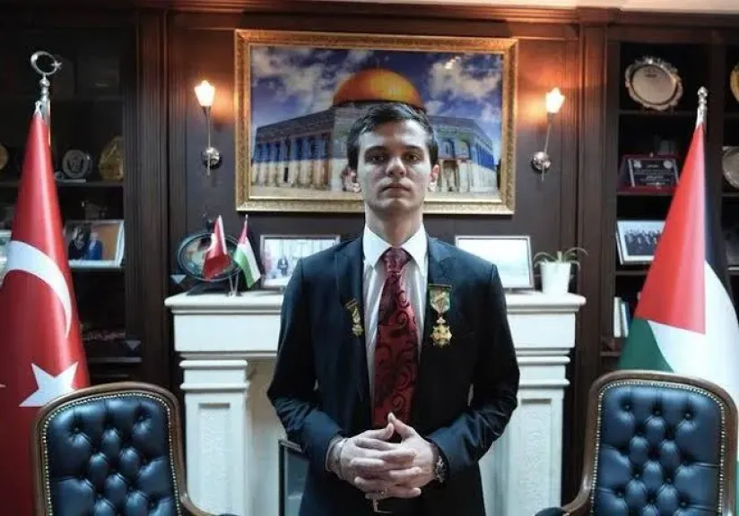 لاعب الكونغ فو التركي آق يوز