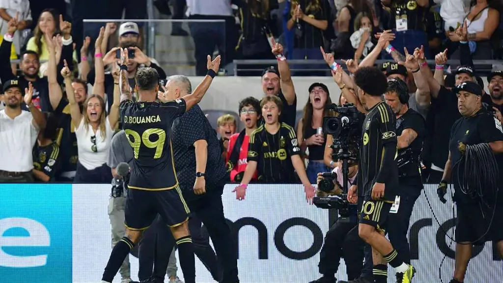 فوز فريق لوس أنجلوس على كلوب أمريكا المكسيكي