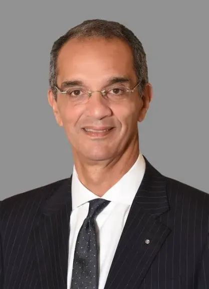وزير الاتصالات عمرو طلعت