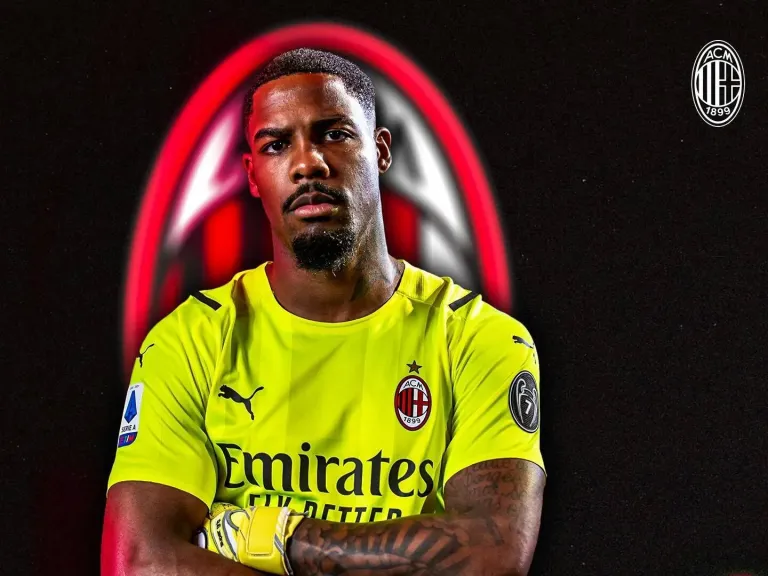 ”مايك ماينان” حارس ميلان