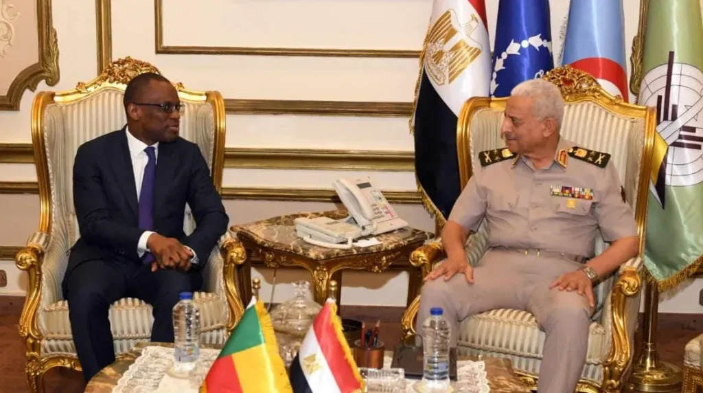 وزير الدفاع ووزير خارجية بنين