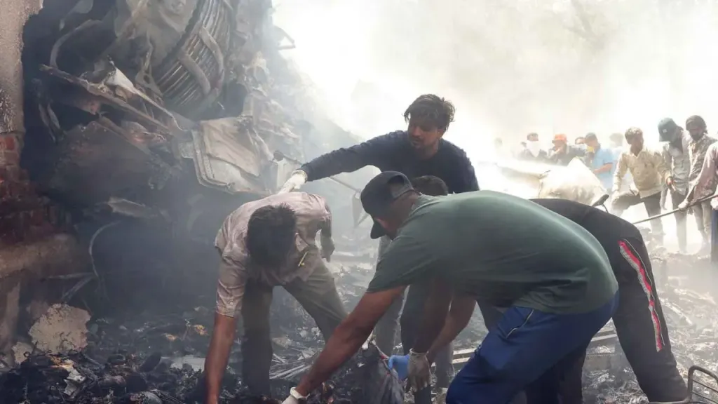 الطائرة المنكوبة