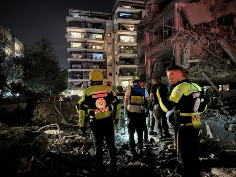 إيران تضرب إسرائيل