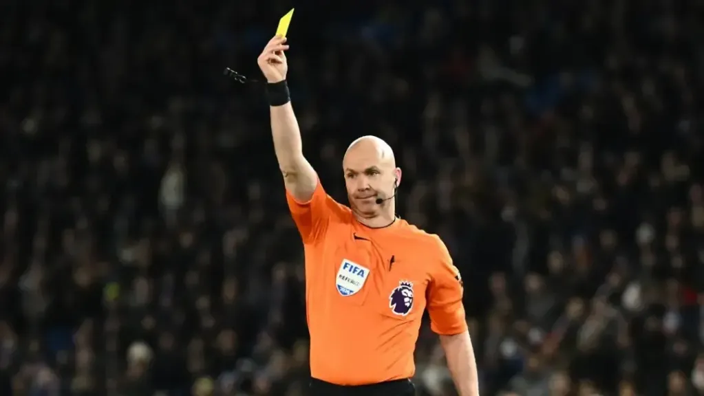 من هو الحكم أنتوني تايلور