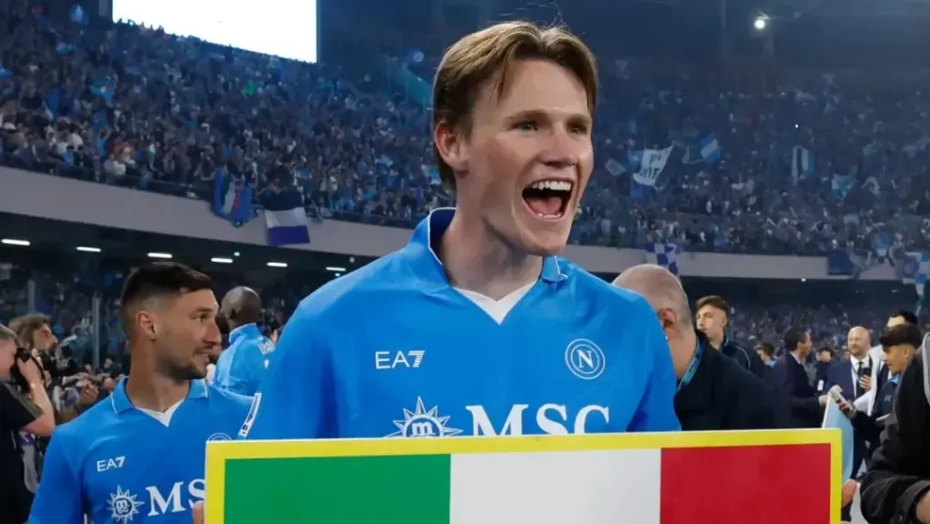 سكوت مكتوميناي