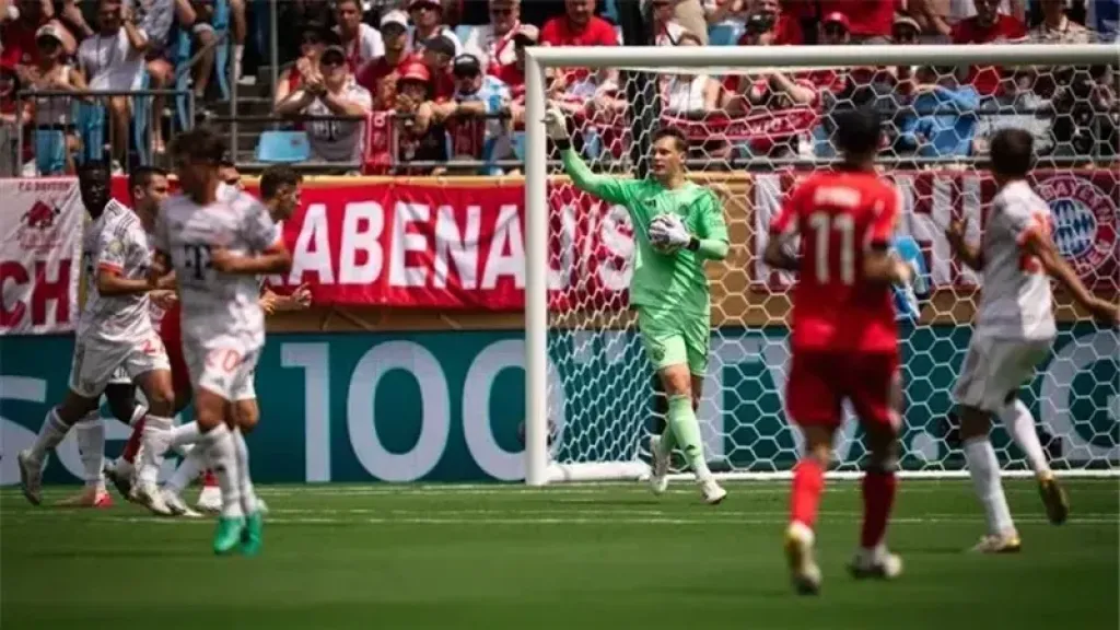 مباراة بايرن ميونخ ضد بنفيكا