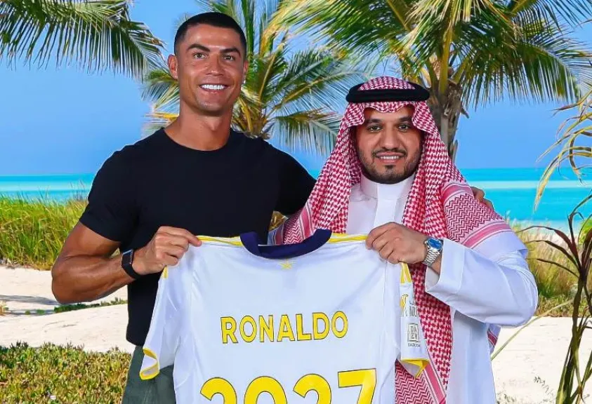 رونالدو يجدد عقده مع النصر