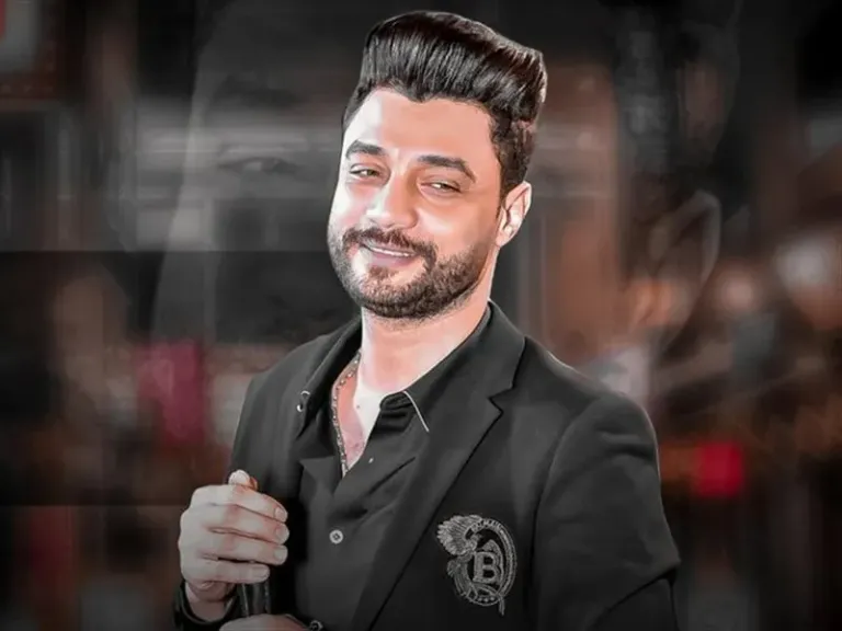 المطرب أحمد عامر