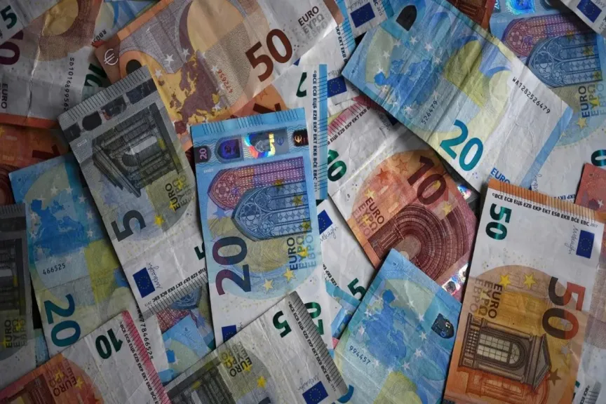 سعر اليورو مقابل الجنيه