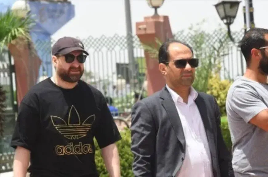 نضال الشافعي من جنازة شقيق خالد جلال